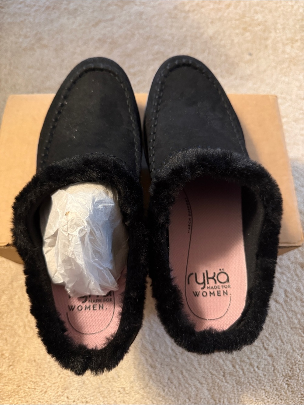 NIB Wm’s 10M Ryka Women's Black Fleece-Lined Slip-On Slippers